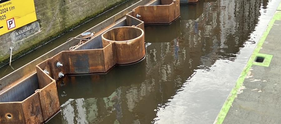 Verstärkung der Kaimauer mit Stahlspundwänden in Amsterdam